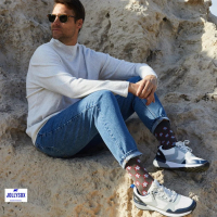 No excuses needed to pamper your feet 🧦💫
Find out more ➡️ www.jollysox.com/ 
.
.
.
.
.
.
.
.
.
.
.
.
#socks #sockstyle #socksoftheday #socksaddict #design #fashionstyle #colorfulstyle #scottishyarn #madeinitaly #brussels #spring #holiday #fashionmenstyle #fashionblogger #fashionaddict #fashionphotographer #fashionformen #summerstyle #clothing #cozysocks #fabsox
#jollytouch #fantasysocks #summeroutfit